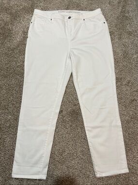 Chico's So Slimming Girlfriend Slim Leg Ankle Jeans US12R in white